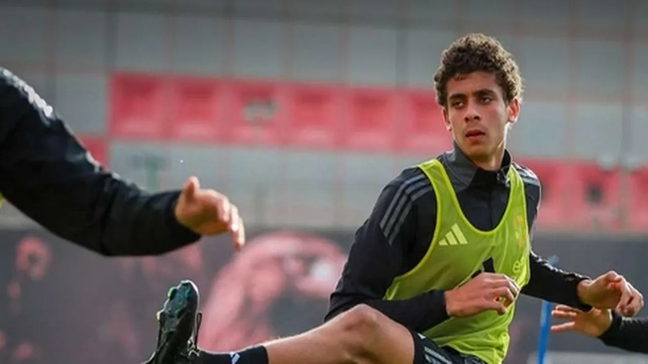 بشروط مادية.. كواليس تعثر صفقة انتقال حمزة عبد الكريم إلى نادي برشلونة الإسباني